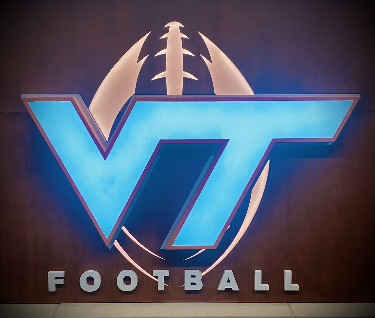 Appreciate @Crook_VT for stopping by today and having a great conversation! Looking forward to continuing my relationship with @HokiesFB #AGTG #GoHokies @CoachPryVT @DailyHokieFB @hokiesports @ChathamVAFB @coach_waltman_