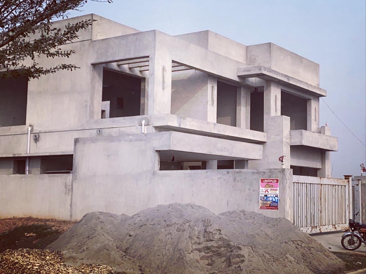 ADCSPK's tweet photo. Site Visit to an Ongoing 1 Kanal House Project located at Royal Palm City, Gujranwala.

#architecture #interiordesign #interiorarchitect #construction #projectmanagement #modernhouse #1kanalhouse #1kanal #greystructure #architectsinpakistan #architect #architects_in_lahore https://t.co/tDl8icjeLl