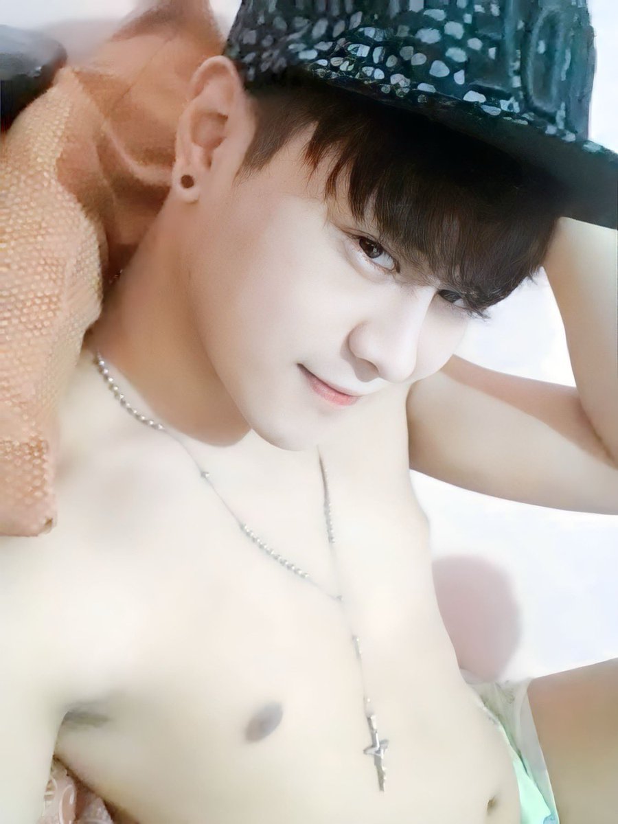 pauerbot's tweet photo. yes?! Pau twink era?!! 🥲🥲🥲 https://t.co/RiUe1ZnuMZ