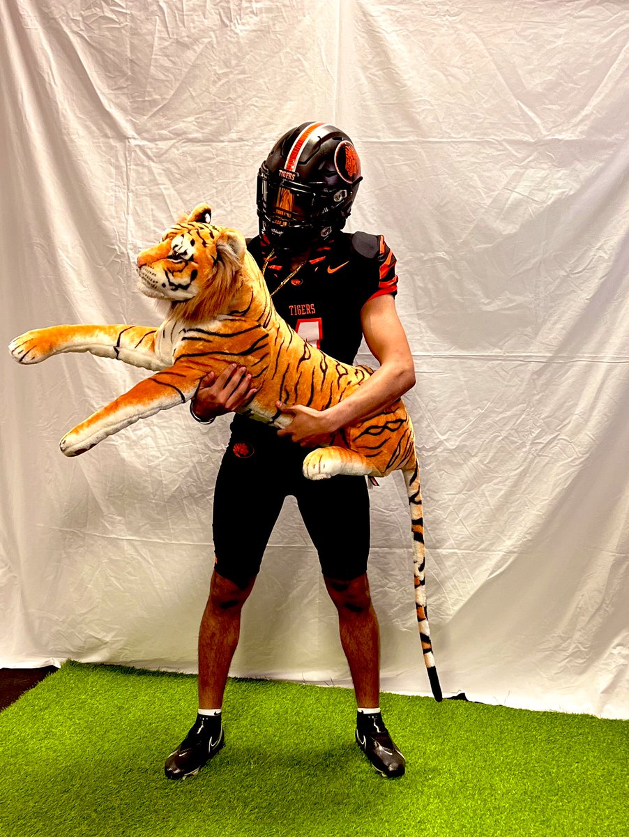 Dante Dean (@dantedean13) on Twitter photo Thank you!
<a href="/ECUTigersFB/">ECU Tigers Football</a> for a great visit! π β«οΈπΆβ¬οΈ
<a href="/LitrentaJohn/">John Litrenta</a> <a href="/Aguilar74OL/">Rafael Aguilar, M. Ed.</a> <a href="/Coach_wright23/">Daniel Wright Jr.</a> <a href="/Coach_Mashack/">Kwesi Mashack M.Ed.</a> <a href="/leopardfootball/">LOJO Football</a> <a href="/CoachKPark/">Kevin Park</a> <a href="/Coach_Lavender/">Coach_Lavender</a> <a href="/972CoachCannon/">Matt Cannon</a> <a href="/coach_jackson49/">π΅ππππππ π½ππππ ππ</a> <a href="/CoachLedford/">Ryan Ledford</a> <a href="/Lovejoy_HS/">Lovejoy High School</a> <a href="/PlayBookAthlete/">PLAYBOOK ATHLETE</a> Thank you!
<a href="/ECUTigersFB/">ECU Tigers Football</a> for a great visit! π β«οΈπΆβ¬οΈ
<a href="/LitrentaJohn/">John Litrenta</a> <a href="/Aguilar74OL/">Rafael Aguilar, M. Ed.</a> <a href="/Coach_wright23/">Daniel Wright Jr.</a> <a href="/Coach_Mashack/">Kwesi Mashack M.Ed.</a> <a href="/leopardfootball/">LOJO Football</a> <a href="/CoachKPark/">Kevin Park</a> <a href="/Coach_Lavender/">Coach_Lavender</a> <a href="/972CoachCannon/">Matt Cannon</a> <a href="/coach_jackson49/">π΅ππππππ π½ππππ ππ</a> <a href="/CoachLedford/">Ryan Ledford</a> <a href="/Lovejoy_HS/">Lovejoy High School</a> <a href="/PlayBookAthlete/">PLAYBOOK ATHLETE</a>