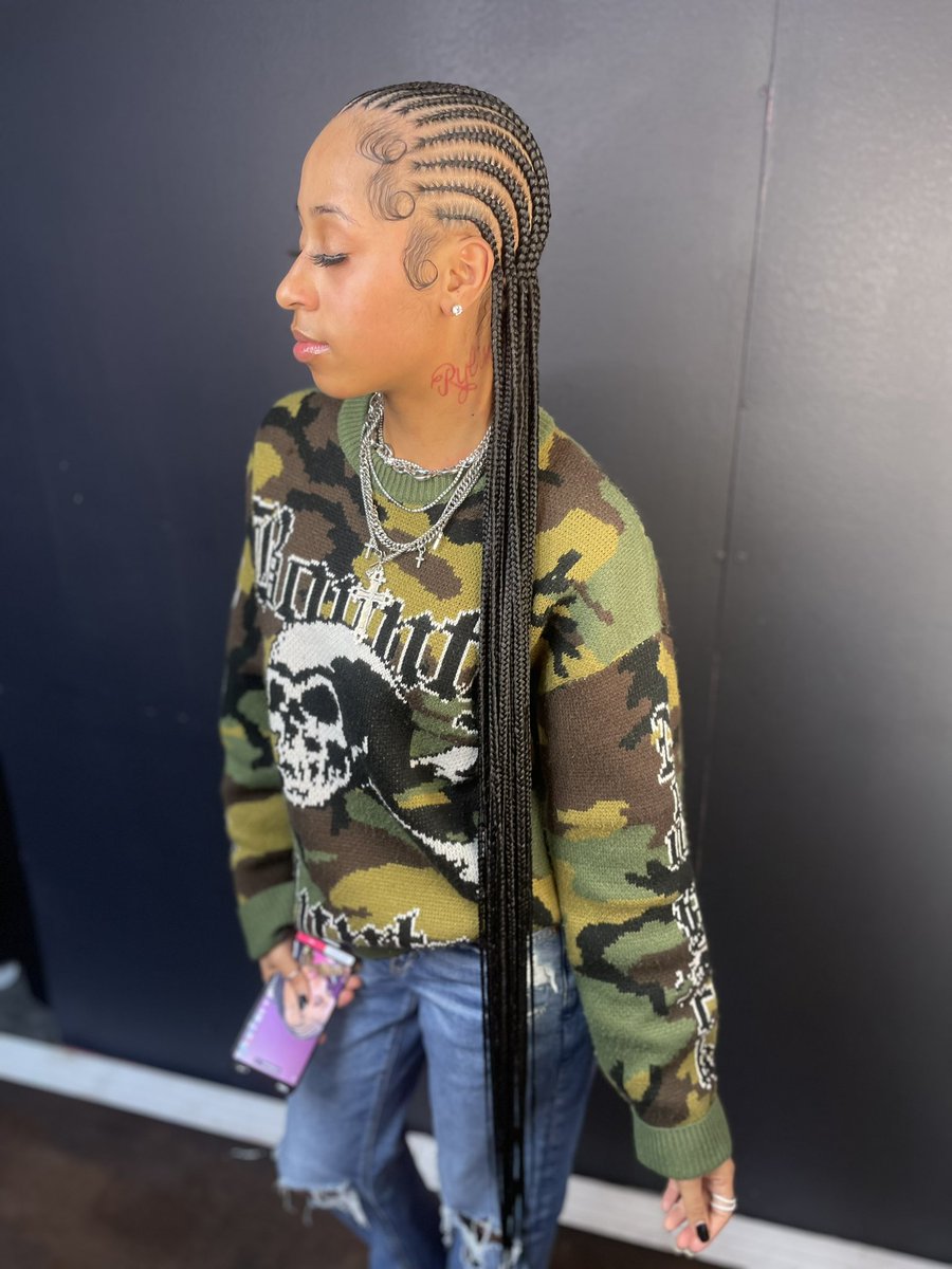 Thebiggest_Ken's tweet photo. Small Extended straight backs on the sis 💫🌸💕
#ncbraider #ncbraids #wilmingtonnc #ncstylist #hairinspo #neatbraids #neatbraider #neatbraidstyles #feedinbraids #shorthairstyle #protectivestyles #grip #knotlessbraids #knotlessboxbraids #stitchbraids #stitchbraidsnc https://t.co/DTH0kyqPQx