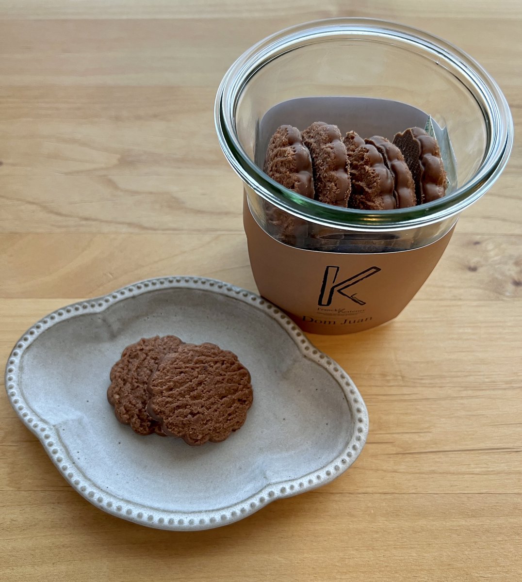 フランク・ケストナー サブレ ショコラ ドン・ファン 瓶の上段はレ