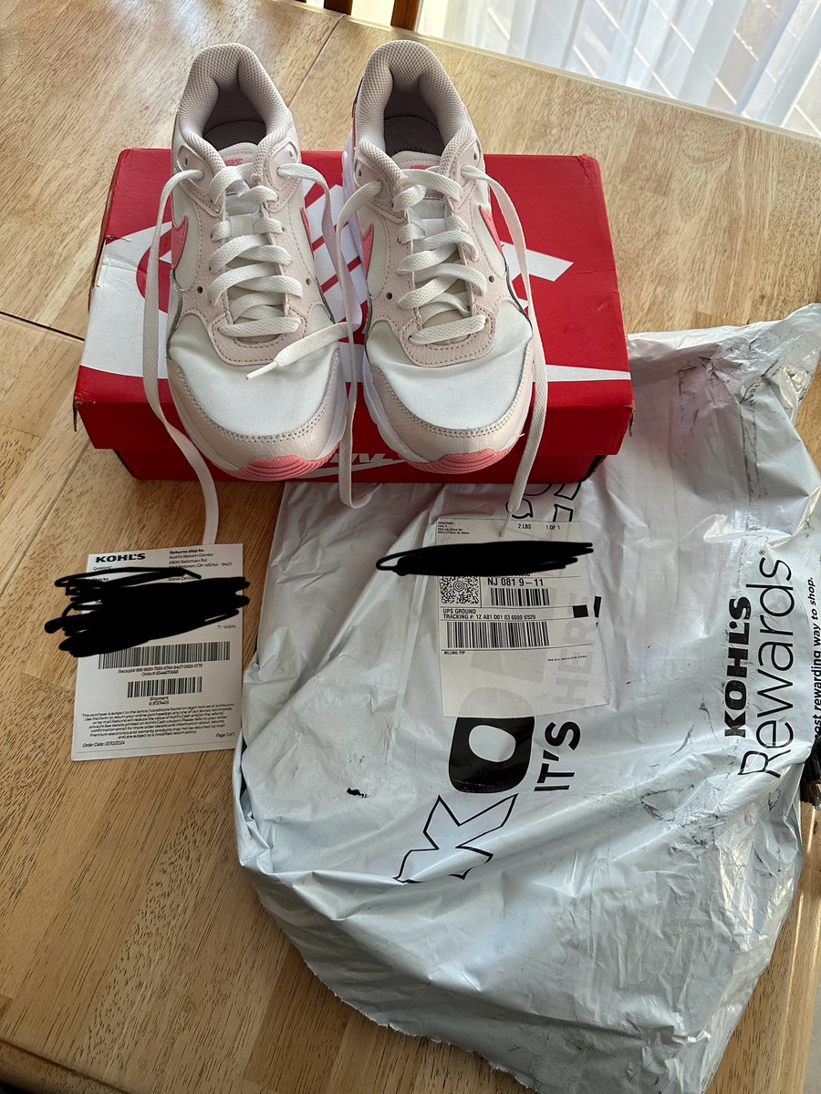dawn_devito's tweet photo. Seriously @Kohls?? Imagine my surprise when my daughter ripped open the packaging for the “new” sneakers she was so excited for, only to find these inside… https://t.co/MycN2kJbdG