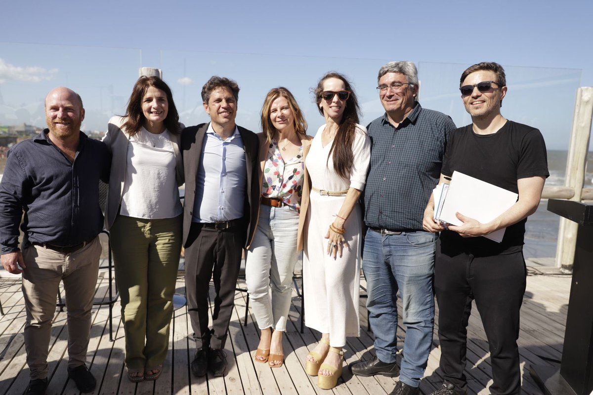 Participamos de la conferencia de verano en Mar Chiquita junto al Gobernador <a href="/Kicillofok/">Axel Kicillof</a>, los ministros <a href="/CostaAugusto9/">Augusto Costa</a> y <a href="/gkatopodis/">Gabriel Katopodis</a> y el intendente Walter Wischnivetzky. 

Tenemos el compromiso de seguir defendiendo el derecho de los bonaerenses a disfrutar