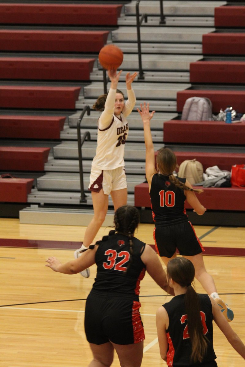 OSAGE BASKETBALL 🏀 

Osage Girls Basketball Tournament 

Final:
4 Osage 53
5 Belle 25

<a href="/SOTOsports/">School of the Osage - Sports and Activities</a> <a href="/IndiansOsage/">Osage Indians Basketball</a> #SOTO