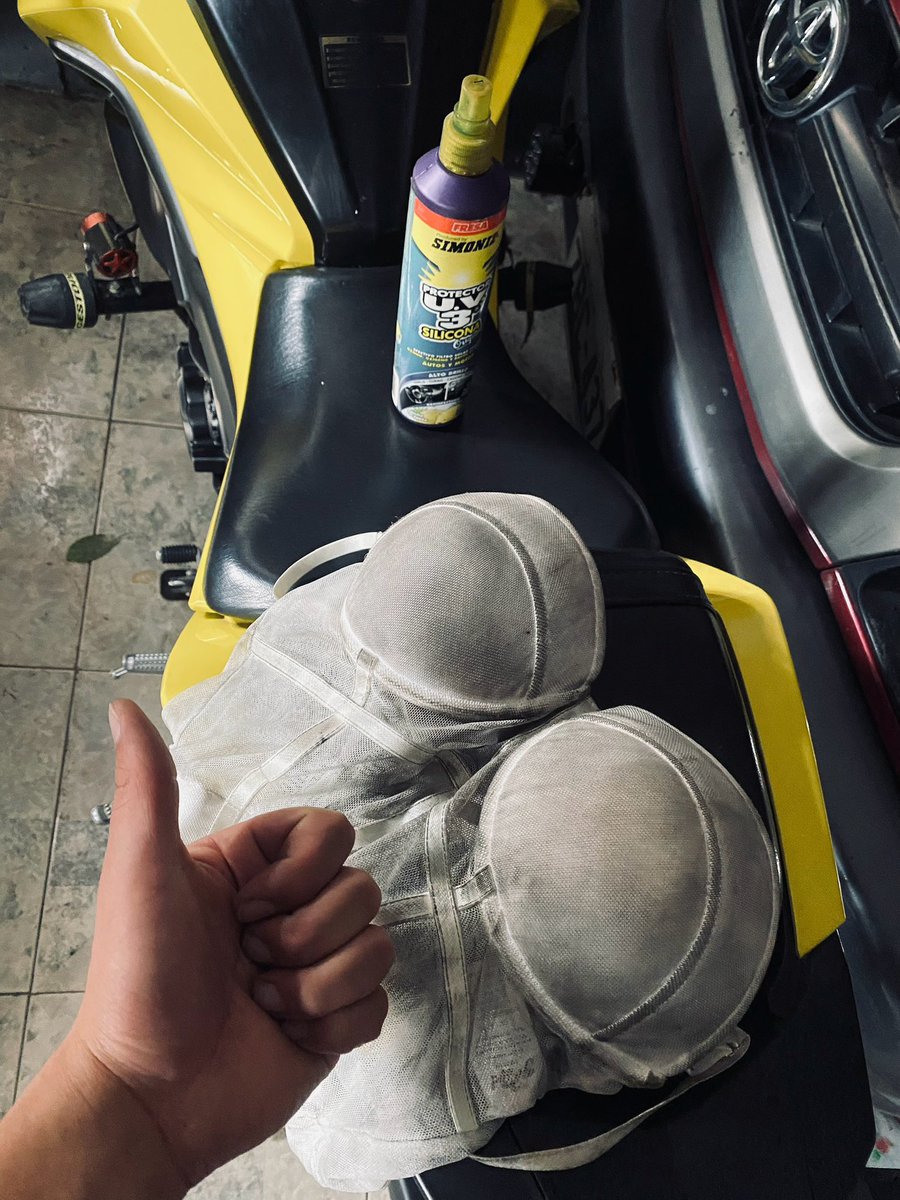 kend07772's tweet photo. Tú regalito sirvió para limpiar la suciedad de mi moto https://t.co/etLSFdoJUg
