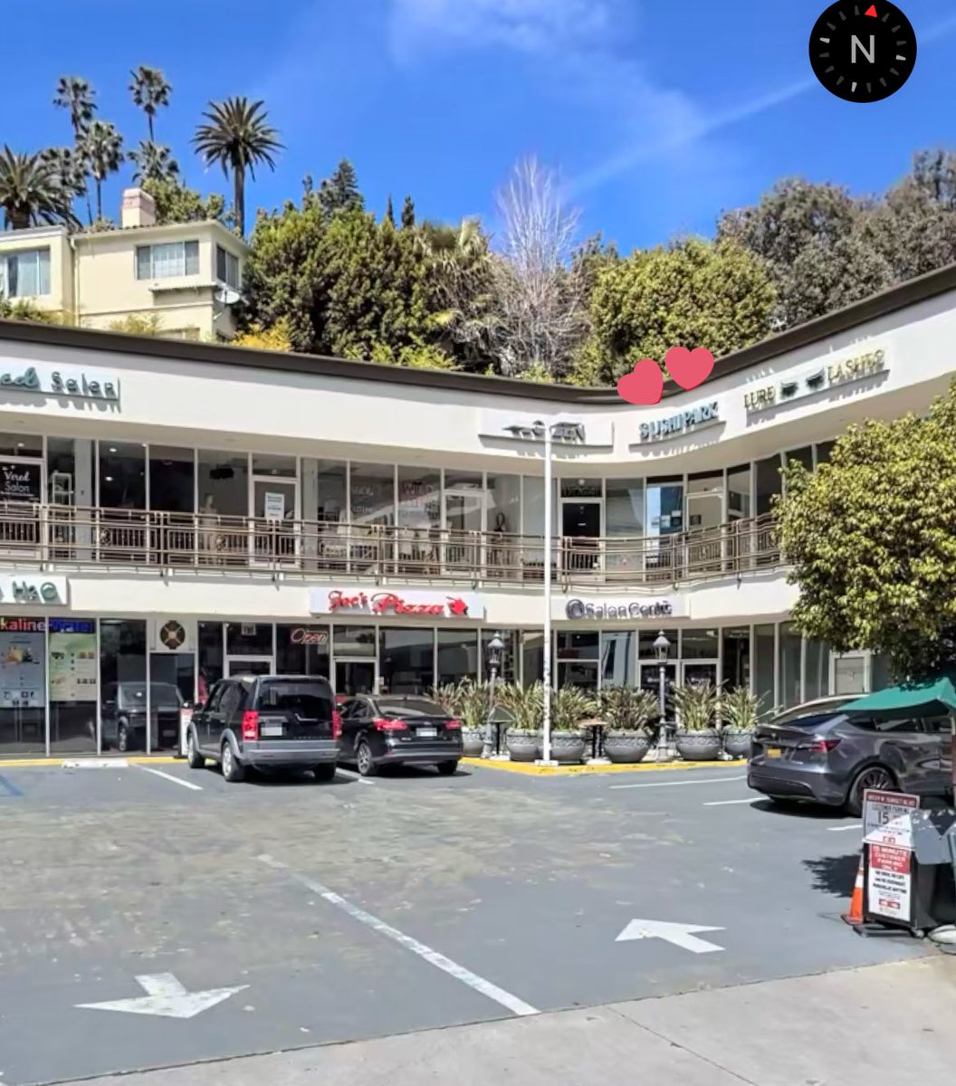 occasionaldsco's tweet photo. i can’t believe this is where sushi park is…like it’s a regular ass plaza with terribly limited parking 😭 https://t.co/3xAxEYGuXZ
