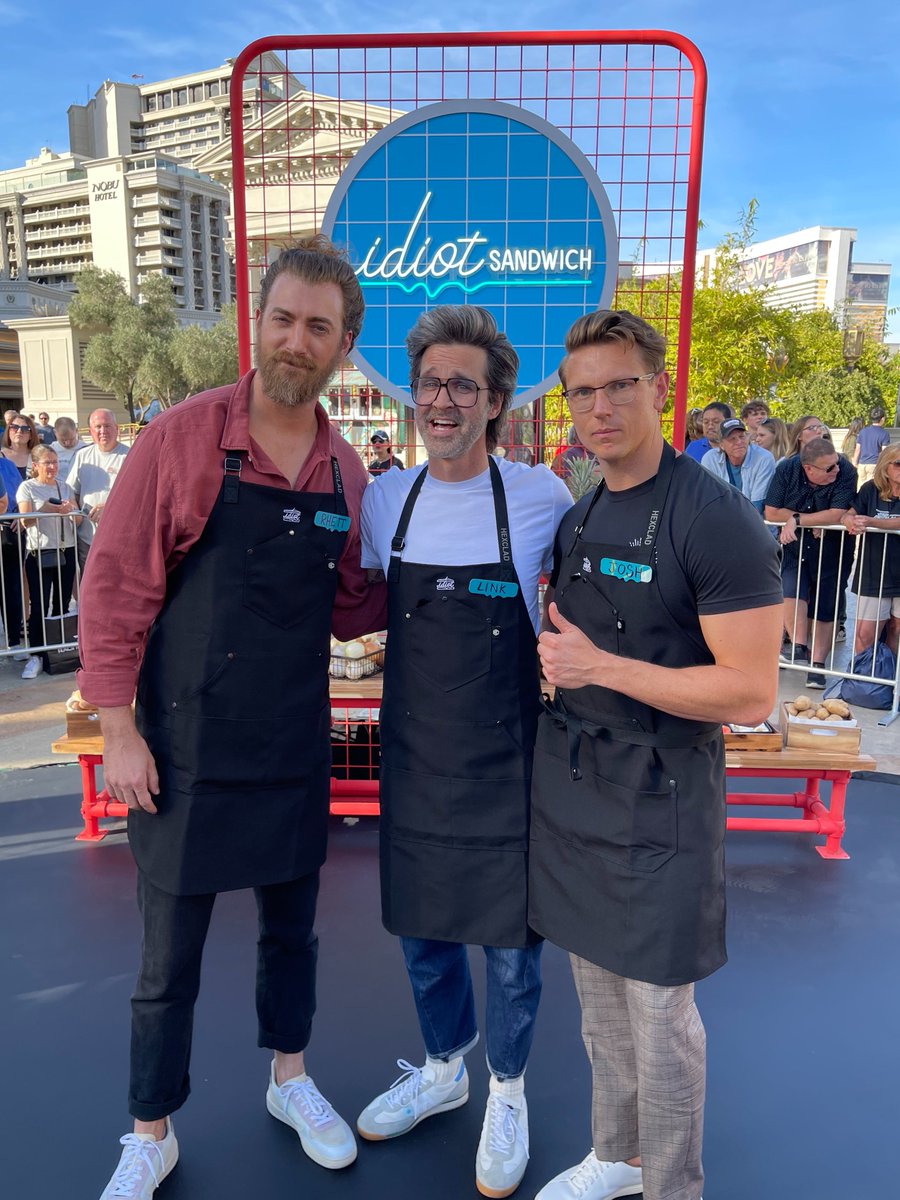 Mythical's tweet photo. What happens in Vegas... ends up on @GordonRamsay's YouTube channel? Is that how the saying goes? #IdiotSandwich https://t.co/kXDPIi9qPs