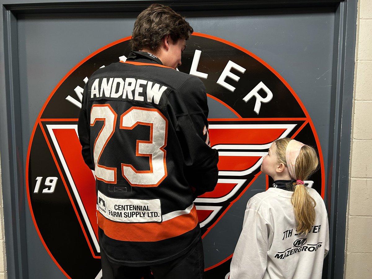winklerflyers's tweet photo. Tonight’s @mazergroup 7th skater is Isla Suderman! Isla plays U9 for Winkler Minor Hockey and wanted a picture with her favourite Flyer Dalton Andrew! #ThrottleUp #FightForGordie https://t.co/QWkUxTXKCL