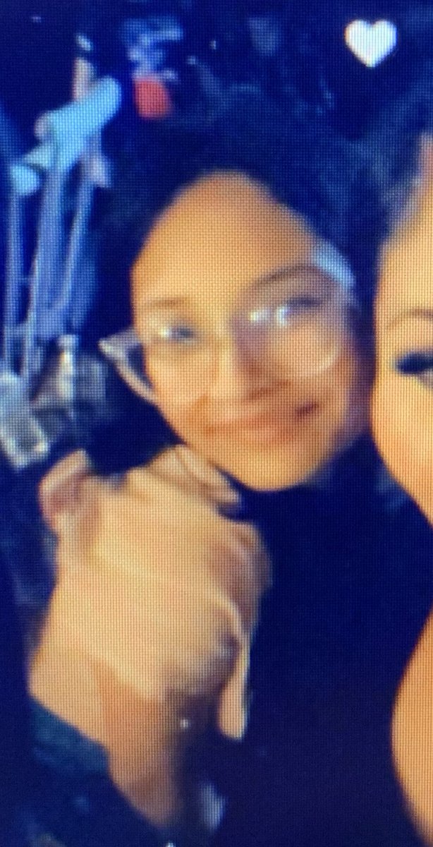 ** MISSING PERSON **

11yo Leia Jemma Rosales. 5’2, 100lbs. Brown hair/eyes. Clear glasses. Black sweater, jeans, grey crocs, navy blue/pink/purple backpack Last seen 700 block of W. McMurray Blvd 10:30am. Any info, call CGPD  (520) 421-8700 #7. Thx #CasaGrande!