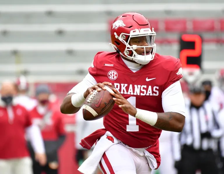 Excited to announce I’ve received an offer from @RazorbackFB! Thank you @FishbackMiles for the opportunity! #WPS @CoachReino @Throw_2_Win @3dqb_SoCal @ocvarsityguy @GregBiggins @247Sports @ServiteFootball