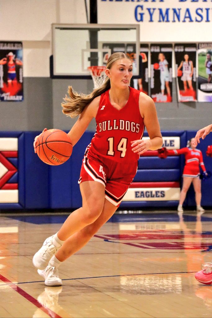 SEK_Sports's tweet photo. Caitlyn Foltz of Anderson County with ELEVEN 3s in War on 54 tournament win over Yates Center. She finished with 39 points on the night.

Caitlyn took on a new role after the Bulldogs starting point guard tore her ACL the third game of the season and Caitlyn was moved to point guard from playing in the post. #SEKelite #SEKsports