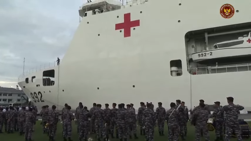 Jatosint's tweet photo. JUST IN 🇮🇩🇵🇸🇪🇬:

Indonesian Navy @_TNIAL_ hospital ship KRI dr. Radjiman Wedyodiningrat (992) departed Jakarta for Egypt to deliver humanitarian aid for Palestinian people

The ship departed with 214 people on board, including 36 security personnel from SF units https://t.co/Rnc9jfxUCX