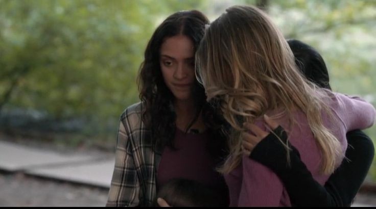 kieraPlume's tweet photo. Hug girls.💖 #ManifestSpinOff #Manifest #MichaelaStone #SaanviBahl #OliveStone #EdenStone https://t.co/9fUaOy56ZX