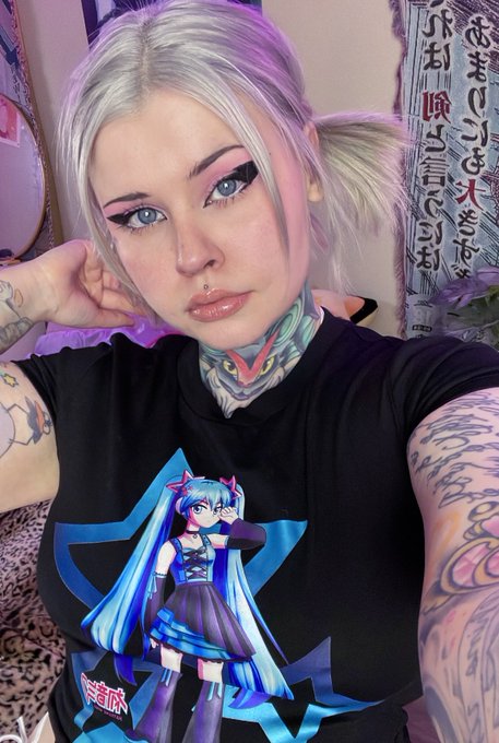 rare selfie ~ https://t.co/S4SXR5W6uc