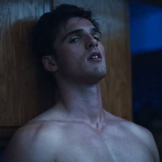 QGdoPOP's tweet photo. Jacob Elordi, 26 anos e 1.96m, está oficialmente SOLTEIRO.🔥 https://t.co/l9L0ofCXVo
