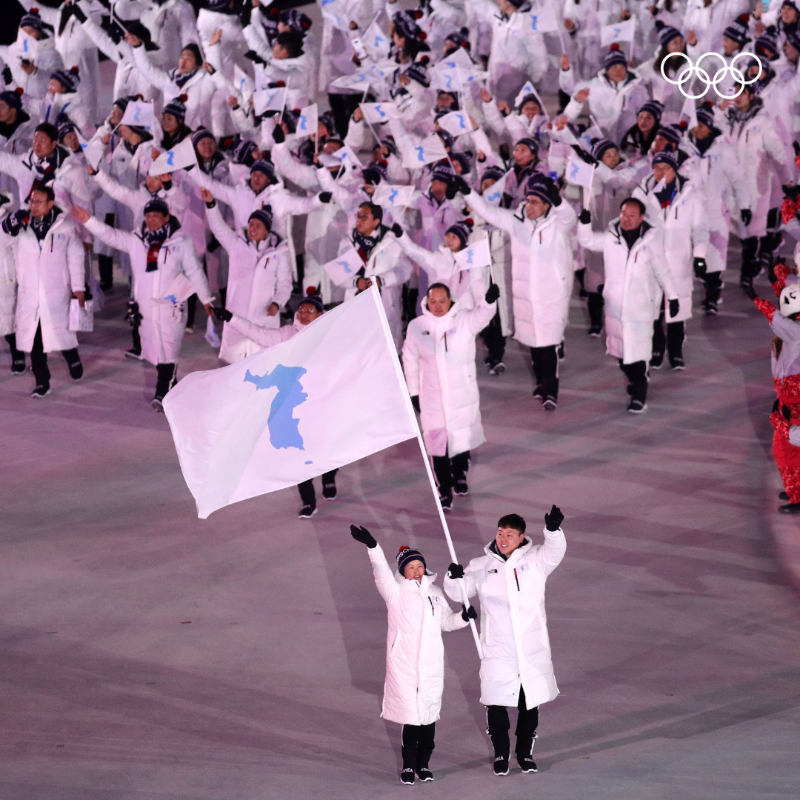 Olympics's tweet photo. ■■■■□90% 
𝙊𝙥𝙚𝙣𝙞𝙣𝙜 𝘾𝙚𝙧𝙚𝙢𝙤𝙣𝙮 𝙇𝙤𝙖𝙙𝙞𝙣𝙜...

24 hours until the @Gangwon2024 show begins, here is how it went down last time we hosted an Olympic Opening Ceremony in South Korea! 🇰🇷 

#Gangwon2024 | #PyeongChang2018