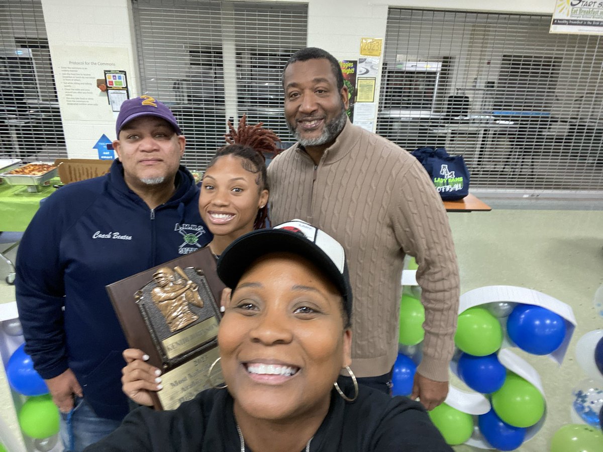 Kenidi Johnson tweet media