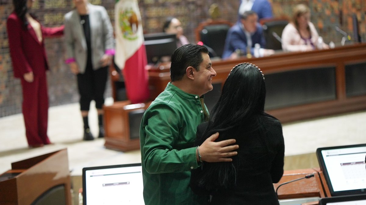 chemamtz_'s tweet image. Como diputado de #Morena, el día de hoy en el @LegislativoJal votamos contra el abuso y la corrupción, no se ratificó al magistrado José de Jesús N quien es señalado por varios abusos en contra de las mujeres; a las mujeres no se les toca, se les respeta. Seguiremos #luCHando y