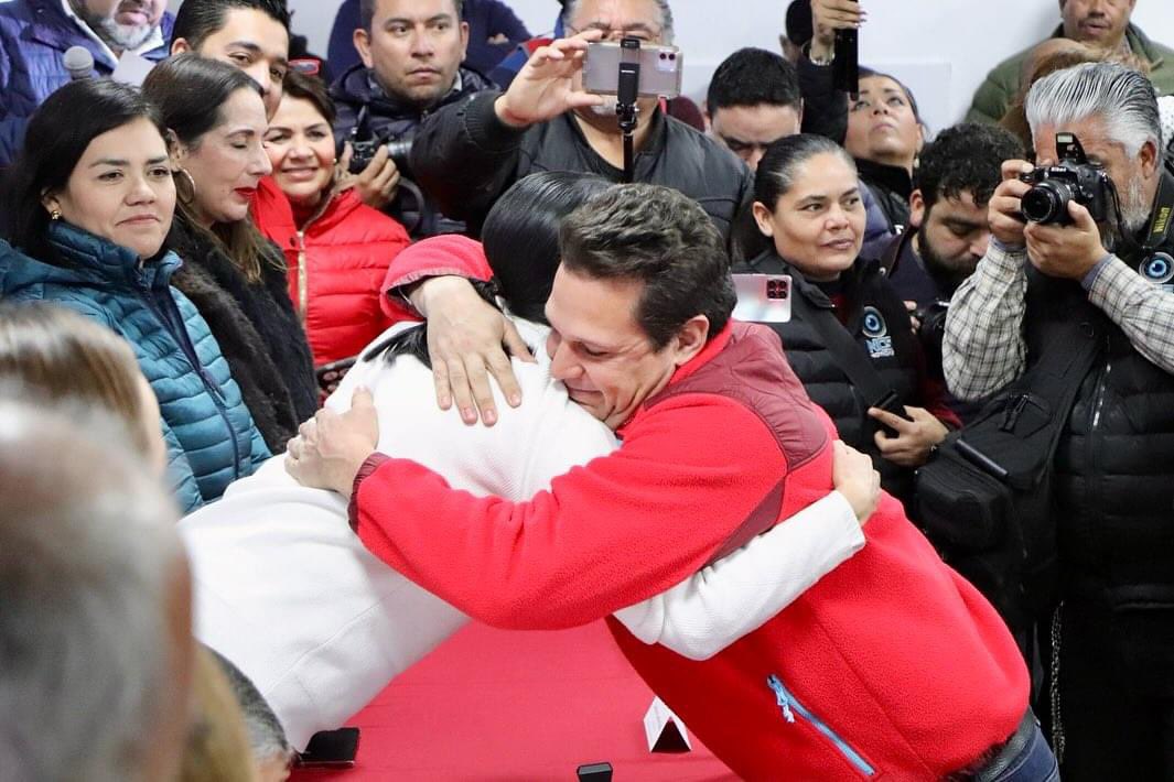 Gracias a mi partido, a ustedes, por la oportunidad de seguir demostrando de lo que somos capaces, hoy estuve en mi pre registro como candidato a Diputado Federal por el Distrito 06 de Coahuila.👊🏻
(1/2)