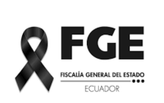 Ver morir a gente que siempre ha estado del lado correcto duele profundamente. Porque además de asesinar a un fiscal, asesinan las intenciones de hacer lo correcto. En Ecuador te cuesta la vida hacer lo correcto. 

Al doctor César Suárez lo guardo con mucho cariño. Que impotencia