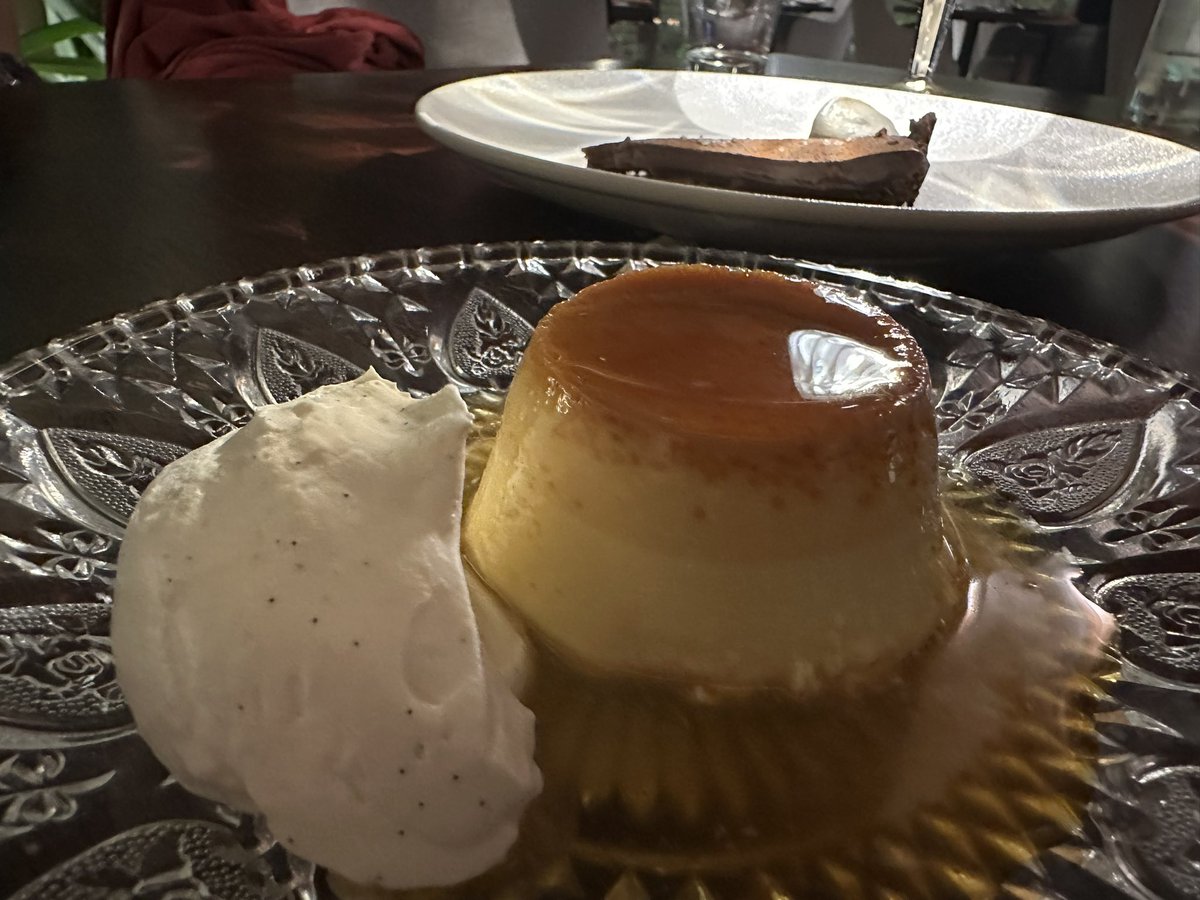 ivannazau's tweet photo. Quiero apoyar a los restaurantes porque la están pasando muy mal. Hoy conocí Clara en #Quito. Si van pidan el tartare con tuétano 🤤

Precio promedio platos 🍴 $18 y postres 🍮 $6 ¡recomendado! 

⭐️⭐️⭐️⭐️⭐️ https://t.co/fhRaz44zI0