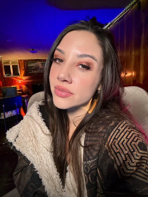 Stealth goth turned ice princess  Link below ⬇️ https://t.co/n4ANFyYPal