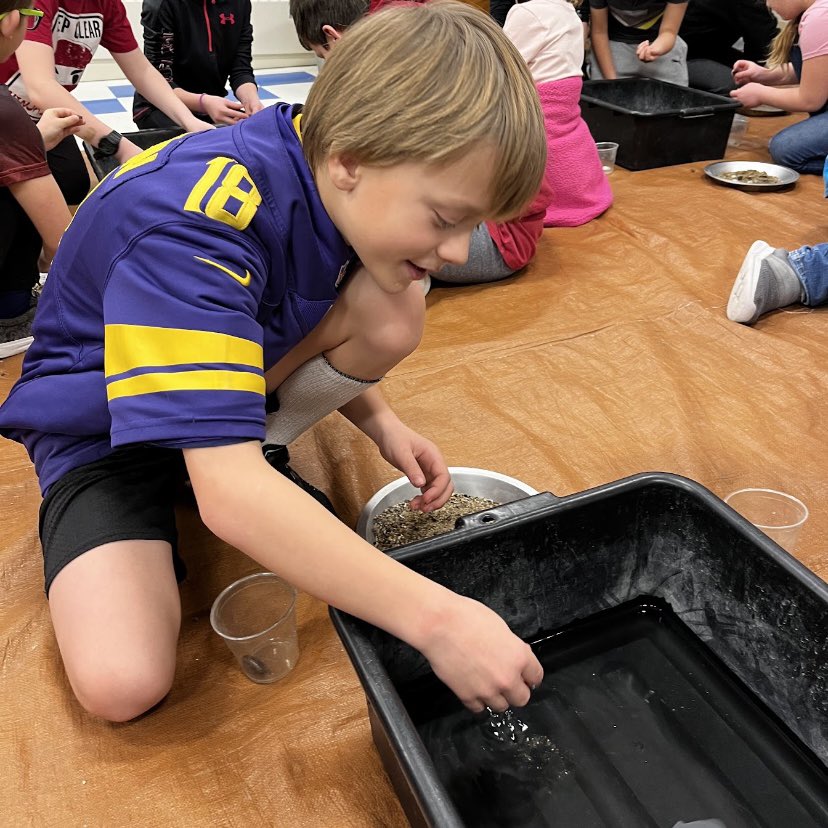 Wheaton_803's tweet photo. Thank you PPTC for sponsoring STEM day! “The Science Crew” taught our students about the world of rocks in their class called “Geology Rocks!” They learned how to find different types of rocks &amp; identify characteristics of each rock. 🪨 #LifeAtThe803 https://t.co/HsimTIdjrA