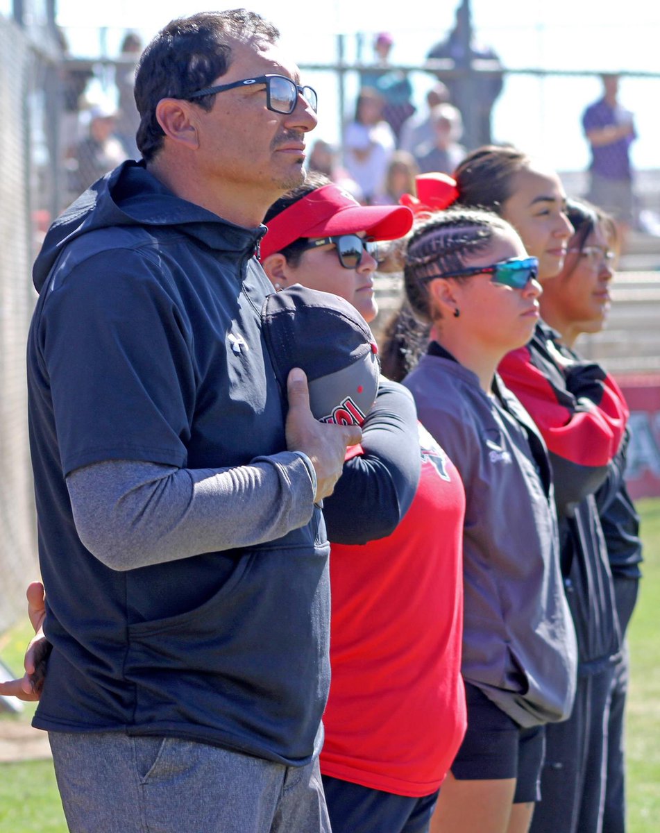 SRSU_Softball's tweet photo. Happy birthday to our hard working, dedicated, and fearless leader! We appreciate all you do for your team and the university. ❤️🥎 #TeamUS #Family #GoLobos https://t.co/kQqhCNjJYV