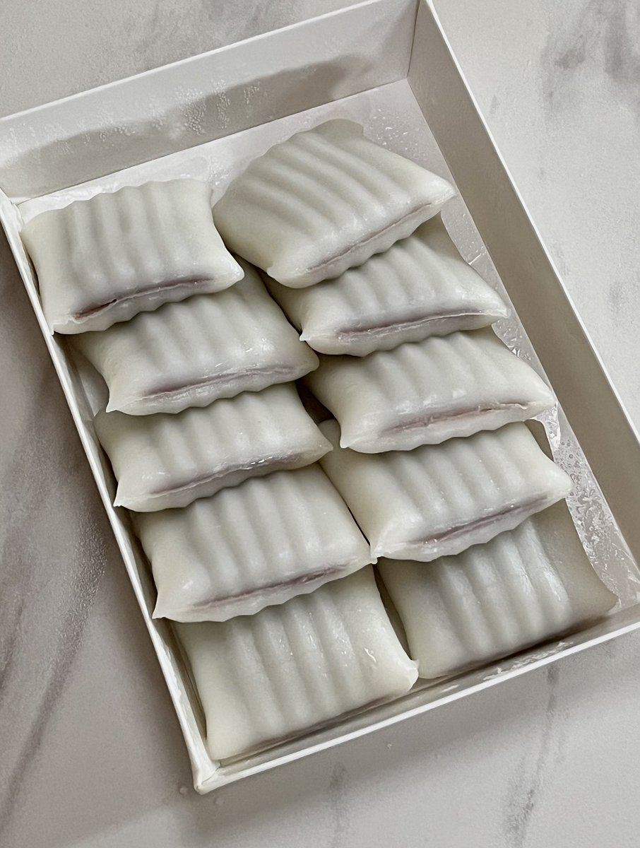 jalmukkk's tweet photo. ☞앙꼬절편☜ 이라는 떡 참 맛나네요..
팥앙금을 감싸는 쪼올깃쪼올깃한 떡일세,, https://t.co/uBtsZi4Ern