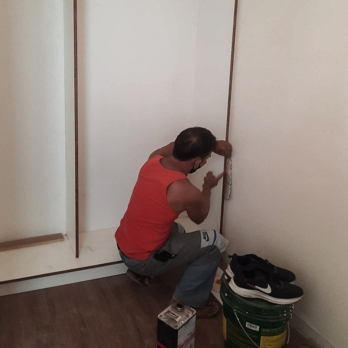 flipspacestudio's tweet image. Due to the wall alignment, there are usual gaps between the cabinet and the wall. Filler strips are installed that match the cabinet&apos;s finish to bridge the gap and create a seamless appearance. #flipspace #architectureph #constructionph #renovation #dmci #mandaluyongcity