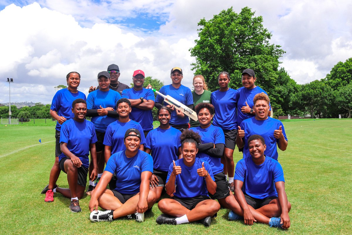 WHITE_FERNS's tweet photo. Former WHITE FERN and @aucklandcricket Heart @KT_Perky is commentating the Pacific Cup this week and gifted a bat to Fiji Cricket today at the Pacific Cup! Nga mihi nui Katie. #PacificCup24 #CricketNation #Cricket https://t.co/PHqLHUZg57