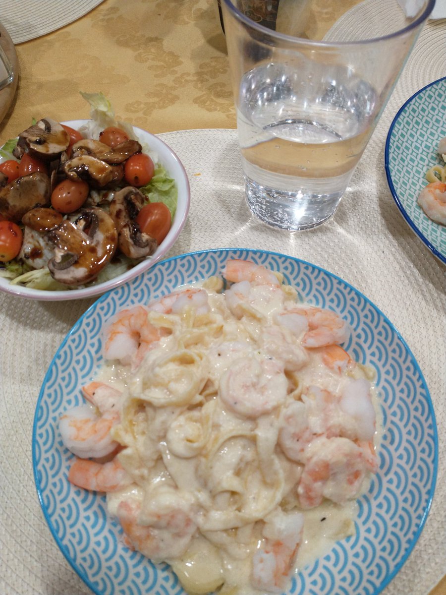 I made Shrimp Alfredo and a garden salad 🥗 #dinnerisserved