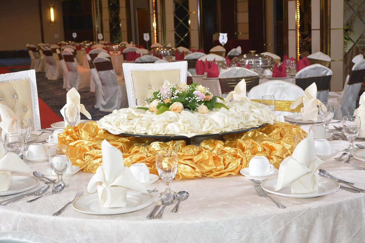 weddingmatemy's tweet photo. Calling for couples out there who are planning a grand luxurious wedding!
You guys should book the Corus Hotel for your wedding and you won't regret it!
#weddingmate #wedding #weddingmalaysia #weddingvenue #weddingspace #tempatkahwin #dewankahwin #weddingplace #weddinghotel https://t.co/BeRqpR6JEe