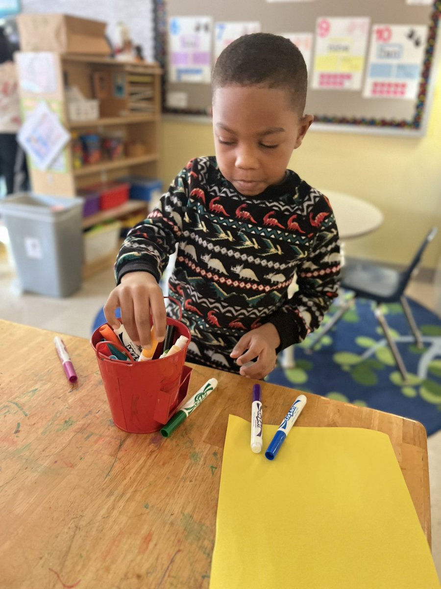 RCPS_EarlyLearn's tweet image. Writing in Pre K 
#writingsamples #prek #Wednesdayfeeling #LearningThroughPlay #pat #dph