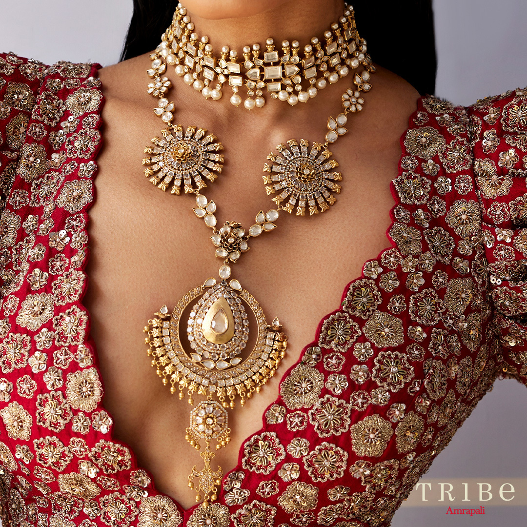 TribeByAmrapali's tweet photo. Charm your way with vintage gold finesse. The Sitara Collection is for those who love elegant, ethnic jewellery. Featuring traditional motifs like flowers, elephants & peacocks, this collection is absolutely stunning - https://t.co/UVxErpbH5V
#TribeAmrapali #SitaraCollection https://t.co/ecom09rpiv