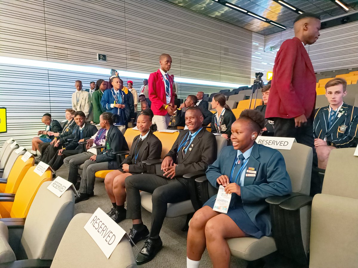 KayaNews's tweet image. The top achievers of the matric class of 2023 will be honoured today. 

#kayanews #MatricResults2023 TT