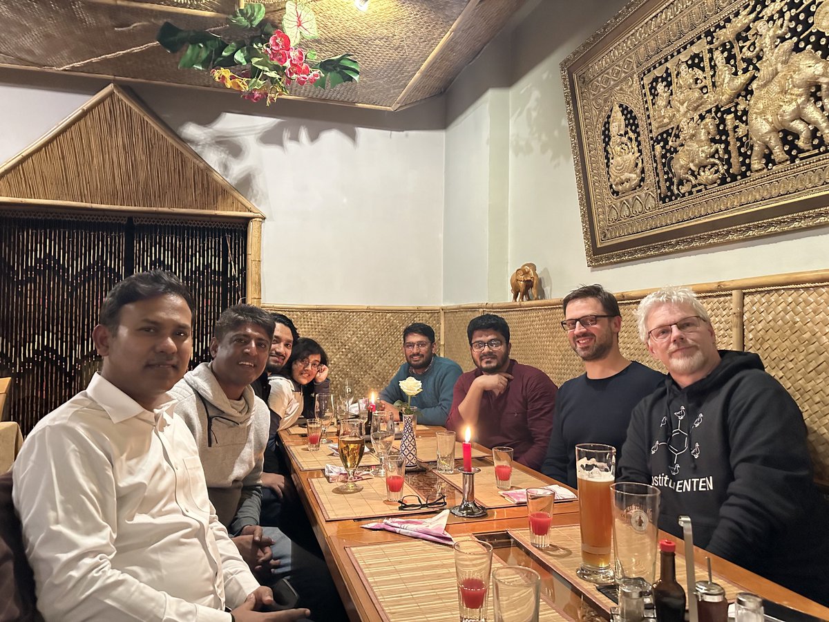 Das group tweet media