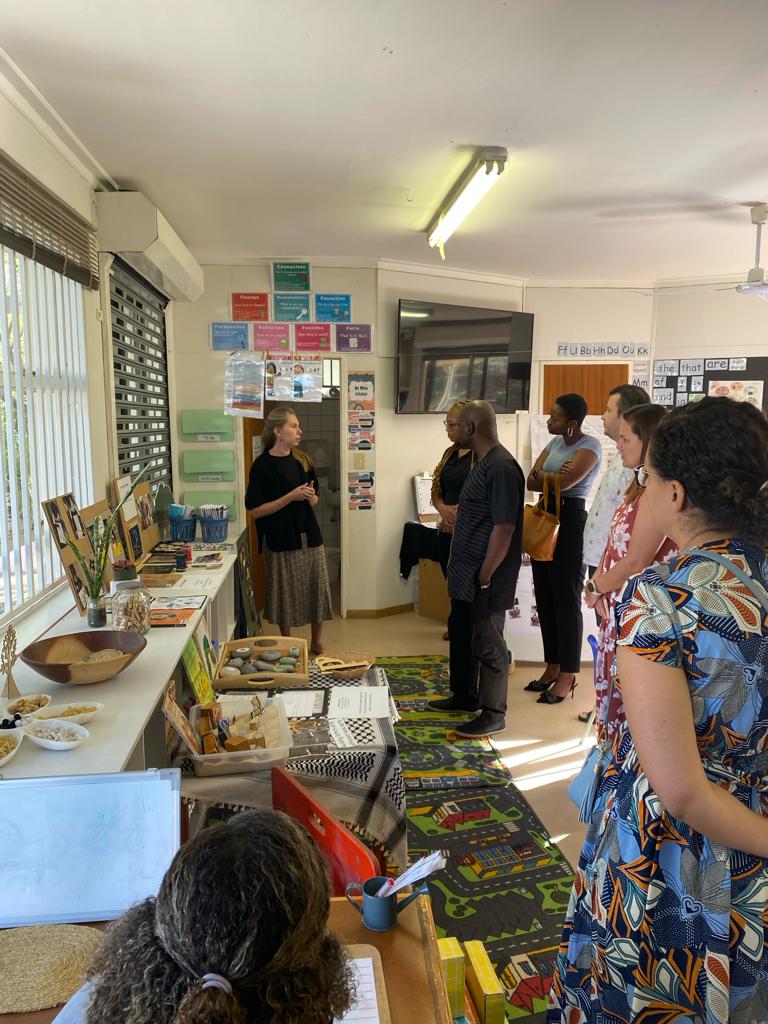 marcellevleenen's tweet image. EY Parent Workshop @WISNamibia Showing how play-based learning is connected to learning outcomes by our amazing EY team! #LearningAtWIS #ibpyp #ParentPartnership