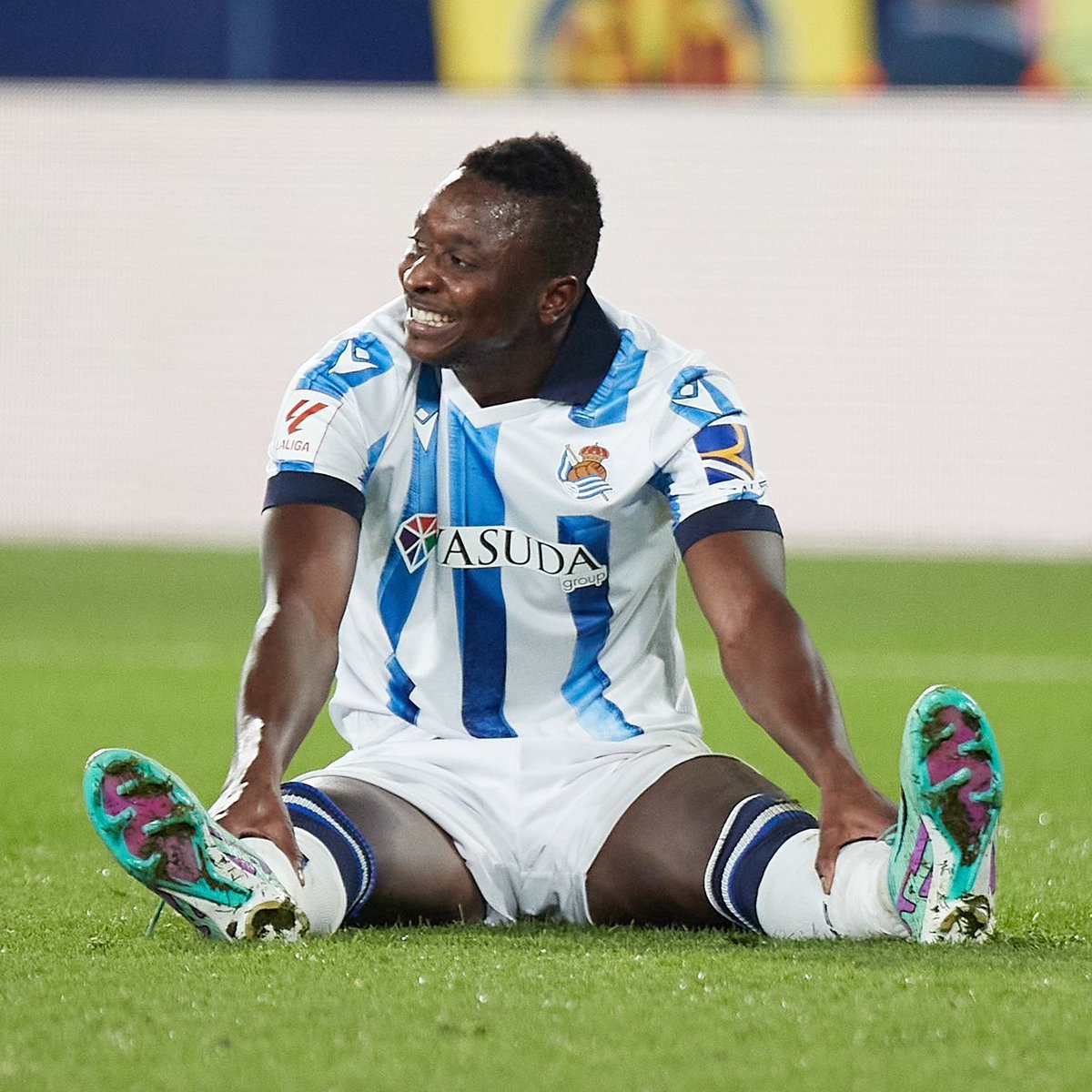 KCMathoma's tweet photo. IN CASE YOU MISSED IT!!!
Nigeria's Umar Sadiq was ruled out of AFCON due to an injury just 5 days ago and he was sent home. However, last night he came on for Real Sociedad and played 18 minutes. 🤔🤔🤔🤔🤔
#KCMGLOBALSPORTS
#KCMGSFOOTBALL https://t.co/3LBMiKtJuX