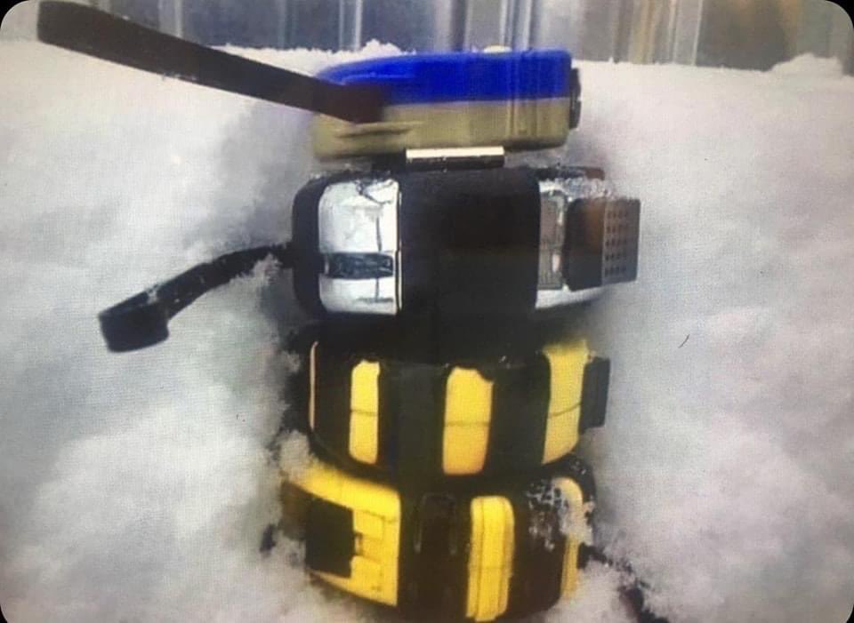 Christophe Grison (@agritof60) on Twitter photo Déjà 4 mètres de neige ce matin 😉🤣 <a href="/Fragritwittos/">FranceAgritwittos♥️</a> <a href="/Meteovilles/">Guillaume Séchet</a> <a href="/meteo60/">Meteo60</a> <a href="/monsieurnaudin/">Fernand Naudin 🇫🇷</a> <a href="/bo_gilles/">Gilles Bo</a> <a href="/SergeZaka/">Dr. Serge Zaka (Dr. Zarge)</a> <a href="/laurent_Vtz/">Lt_Vtz</a> <a href="/humourdedroite/">ن Humour de Droite ن</a> Déjà 4 mètres de neige ce matin 😉🤣 <a href="/Fragritwittos/">FranceAgritwittos♥️</a> <a href="/Meteovilles/">Guillaume Séchet</a> <a href="/meteo60/">Meteo60</a> <a href="/monsieurnaudin/">Fernand Naudin 🇫🇷</a> <a href="/bo_gilles/">Gilles Bo</a> <a href="/SergeZaka/">Dr. Serge Zaka (Dr. Zarge)</a> <a href="/laurent_Vtz/">Lt_Vtz</a> <a href="/humourdedroite/">ن Humour de Droite ن</a>