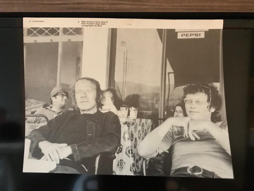 Nietzsche’nin dediği gibi: Yeryüzü hafiflik olsun… – Bin Yayla

Gilles Deleuze - Félix Guattari

Çeviri: Emre Sünter
Kapaktaki eser: Tiraje
Baskı: Mas Matbaa