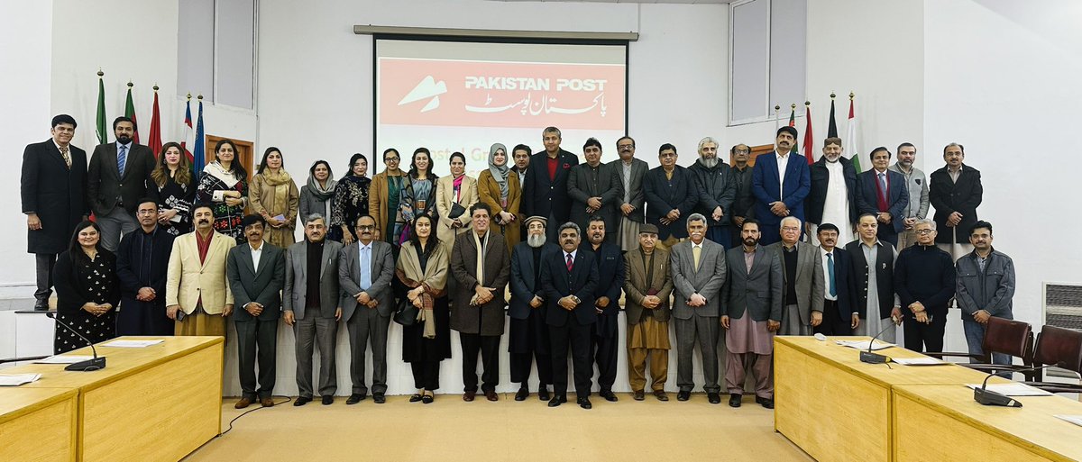 Officers of Pakistan Post posed for a group photograph at Oath Taking Ceremony of the new officer bearers of Association of Postal Group Officers @UPU_UN @GovtofPakistan