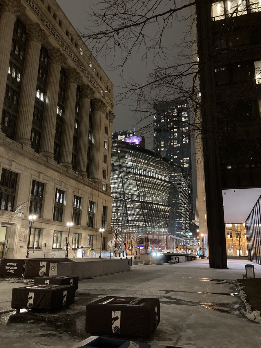 Being in Chicago for the first time and having just heard about it from the @constantpodcast, I had to swing by the James R. Thompson Center. It did not disappoint.