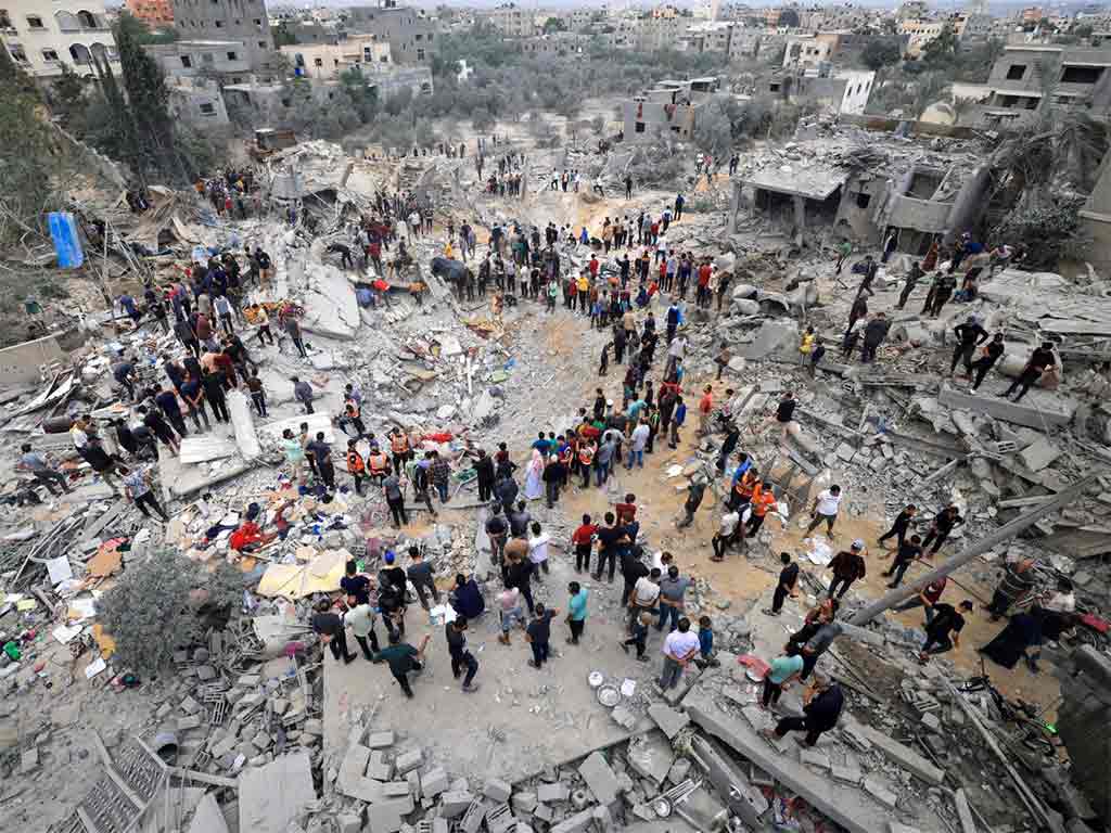 GelacioOviedo's tweet photo. Más de 80 palestinos murieron y decenas resultaron heridos en las últimas horas durante bombardeos israelíes contra diversas zonas en la Franja de Gaza, bajo fuego desde hace 103 días. https://t.co/Ex45IkdWUW