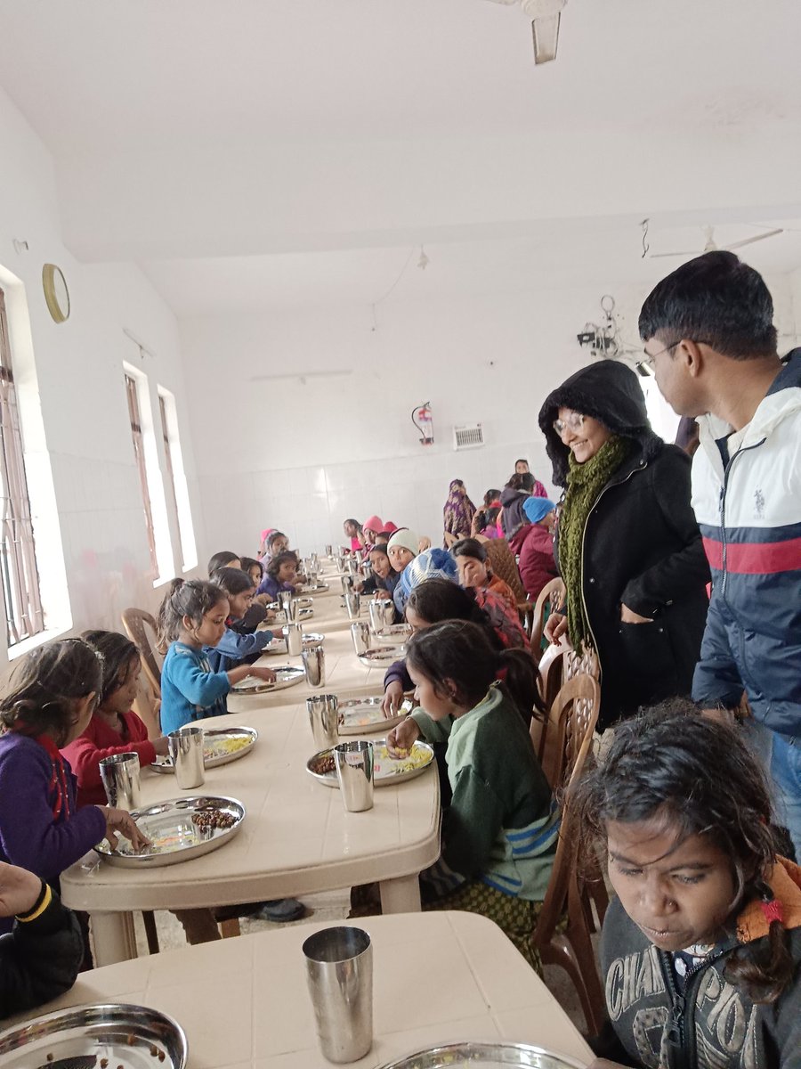 brlps_rohtas's tweet photo. On 16th Jan respected DM sir inaugurated Didi Ki Rasoi in SC-ST Residential 10+2 Girls High School,Mokar(Sasaram),Rohtas where DWO Rohtas,DPM Rohtas,BPM Sasaram,Jeevika Staffs and Jeevika Didis were present.
@brlps_jeevika 
@PrasannKumar12 https://t.co/215VEWRjxa