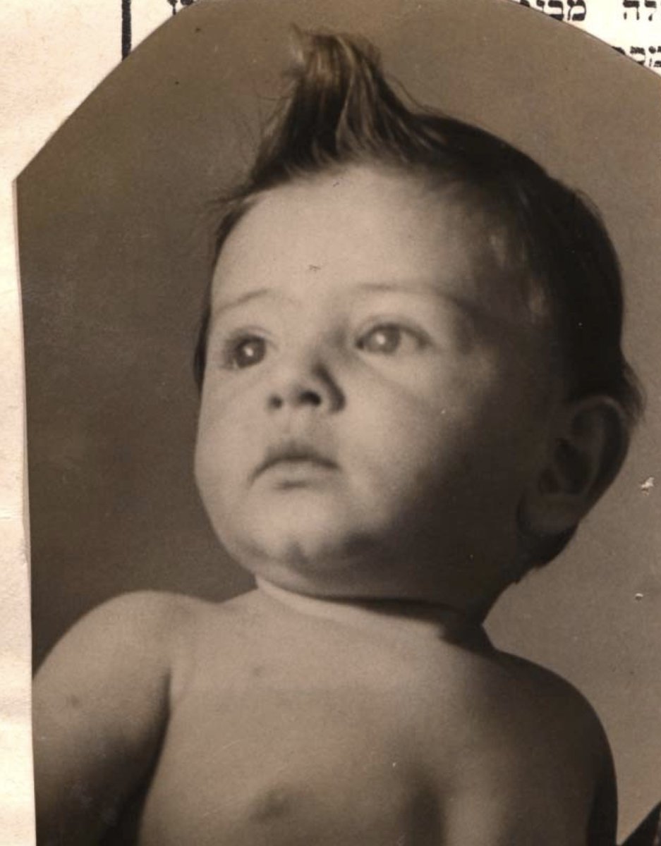 AuschwitzMuseum's tweet photo. 18 January 1943 | A French Jewish boy, Claude Alexandre, was born in Lyon. 

In August 1944 he was deported to #Auschwitz and murdered in a gas chamber after selection. https://t.co/tO7QYkGRIR