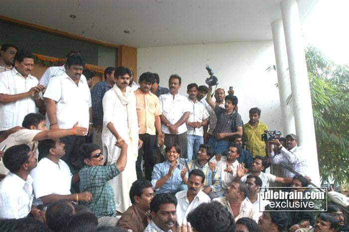 Bhaagi_'s tweet image. #CommonManProtectionForce