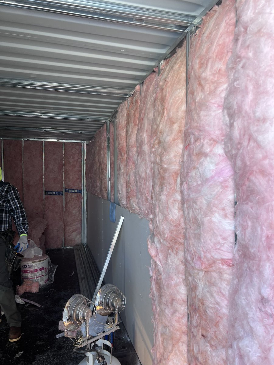 The LM2 construction crew finished framing and insulation today !!
One of the window is also finished and itxs all looking great! 🎉🎊👏🏽