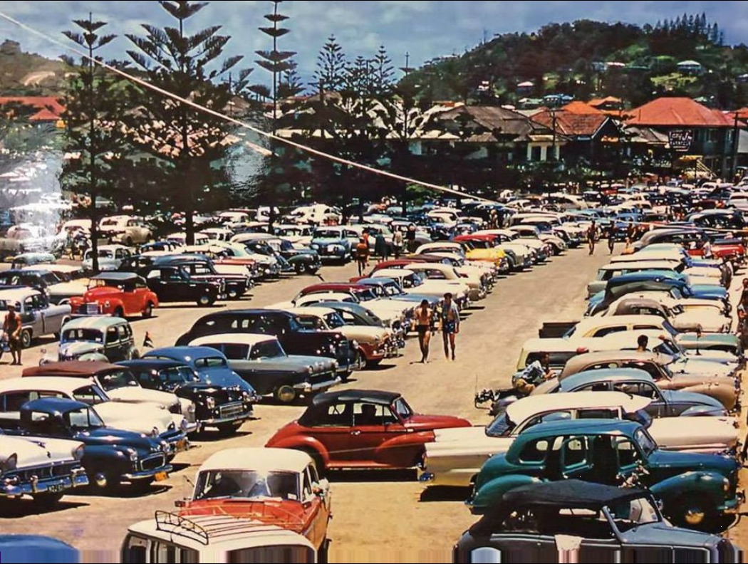 sailworx's tweet photo. Car-park at Greenmount Beach / Coolangatta
late 1950's.
CREDIT : Rex Ducat
Have you seen the old Gold Coast
#carpark #GreenmountBeach #Coolangatta #GoldCoast https://t.co/2uUzOd8QTd